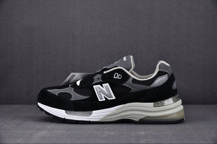 nb 992 스니커즈