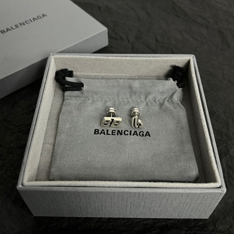 balenciag* 스터드 귀걸이