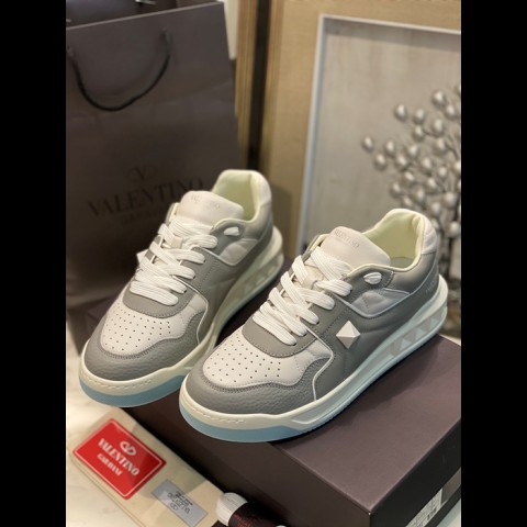 23ss valenti*o 원 스터드 스니커즈