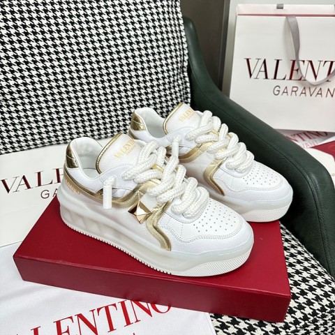 23ss valenti*o 원 스터드 스니커즈