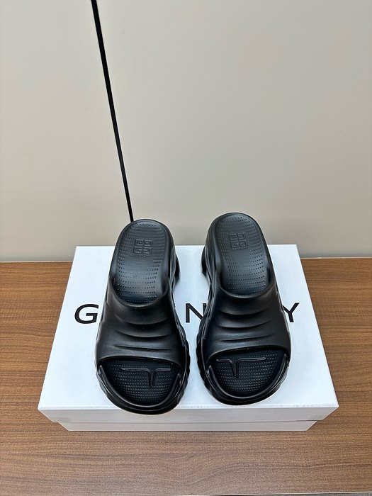 givenc*y 뮬