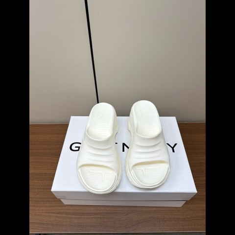 givenc*y 뮬