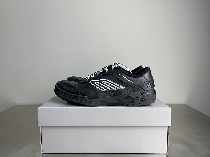 balenciag* 햄튼스 원- 아웃