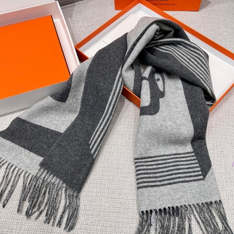 herm*s H 카사크 A 부클 캐시미어 머플러