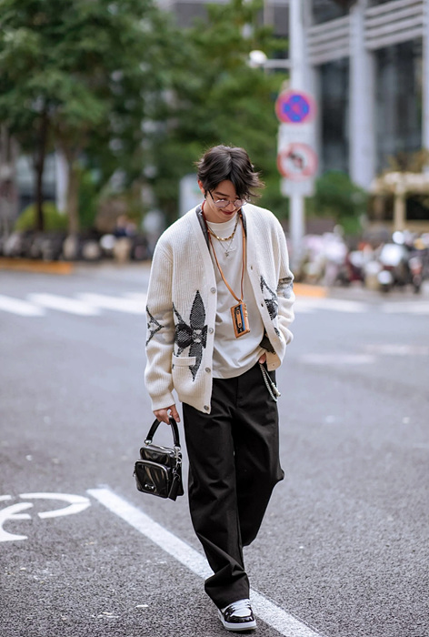 lv 그래픽 니티드 가디건